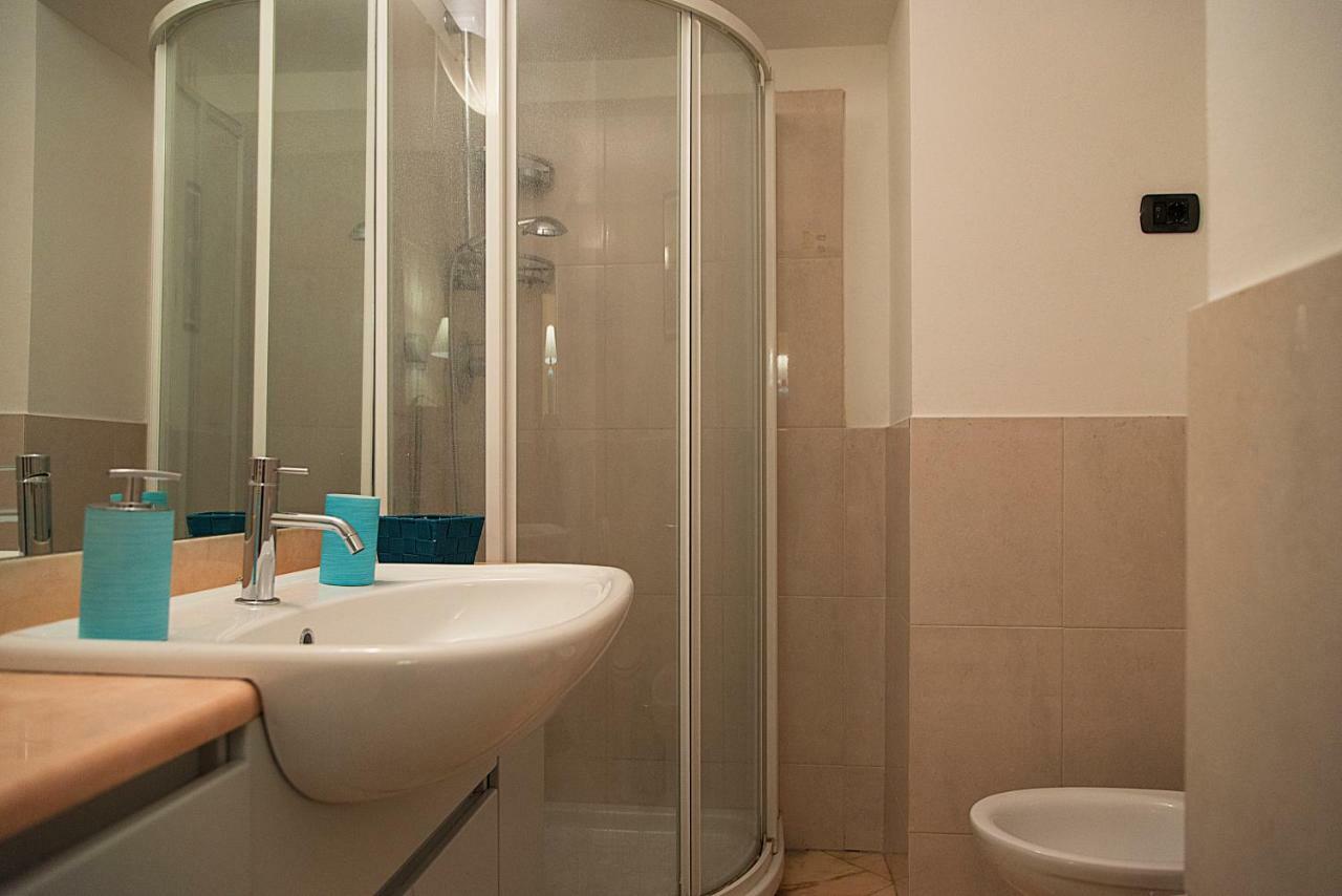 Elegant Apartment In Sant'Ambrogio ミラノ エクステリア 写真