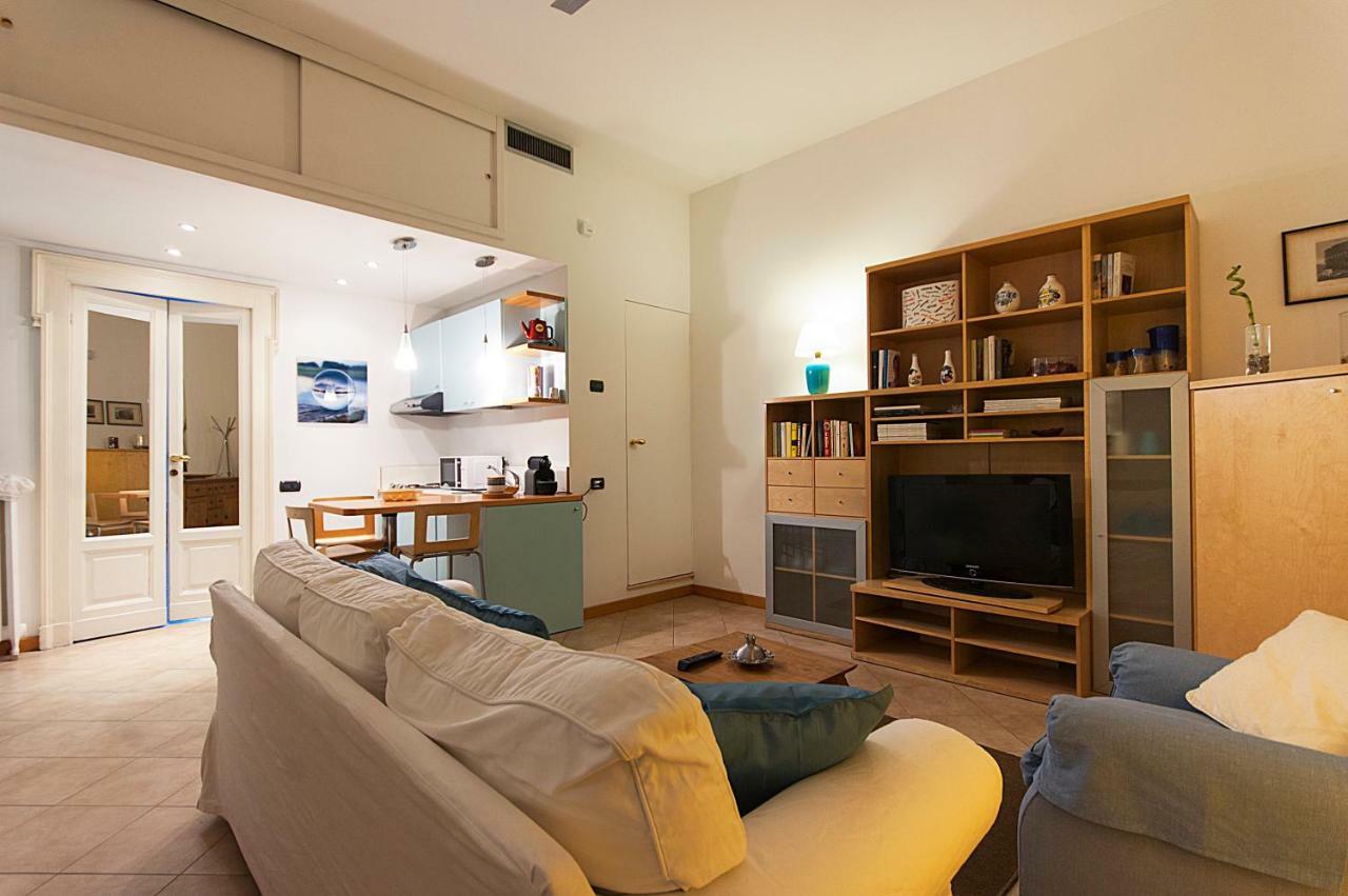 Elegant Apartment In Sant'Ambrogio ミラノ エクステリア 写真