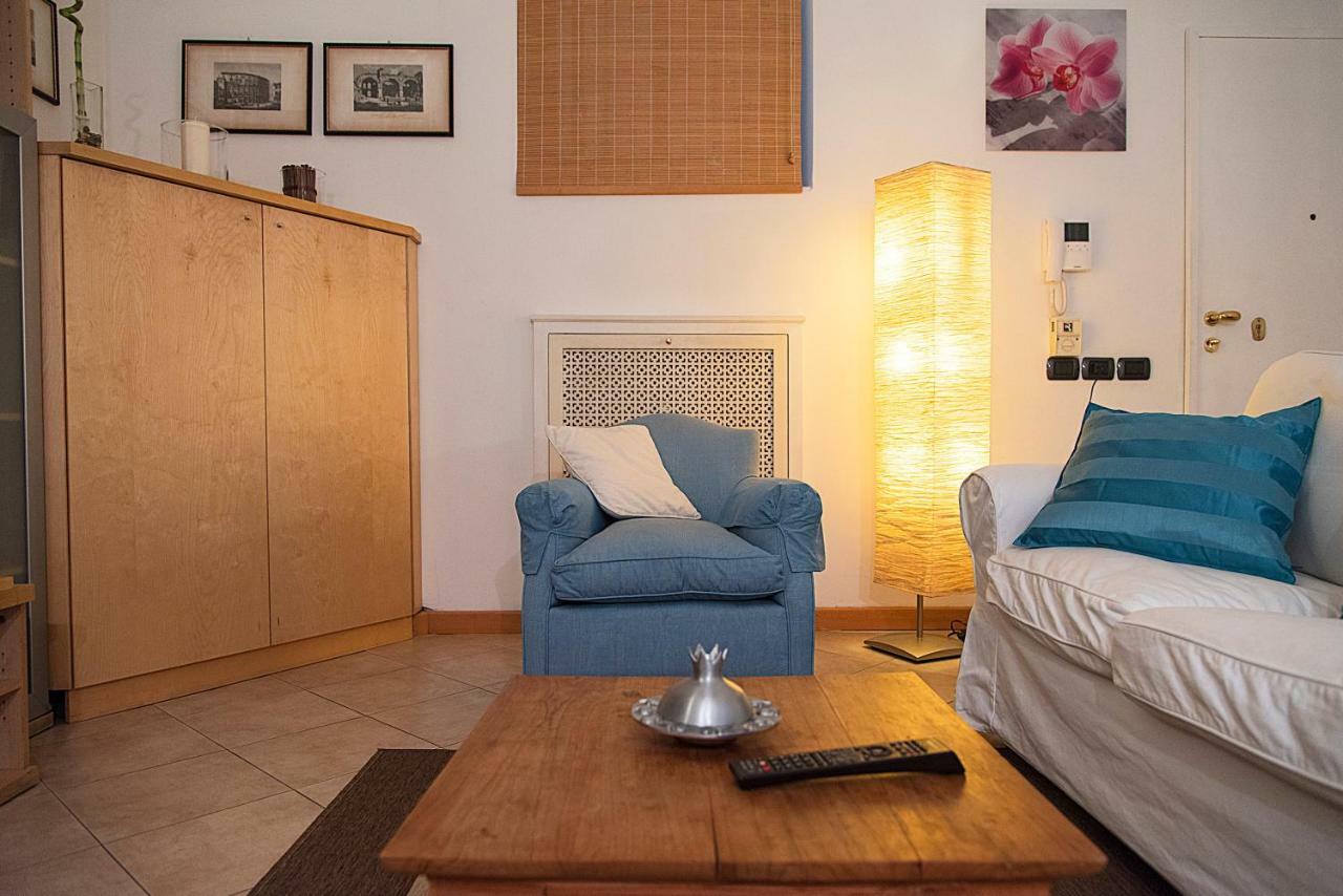 Elegant Apartment In Sant'Ambrogio ミラノ エクステリア 写真