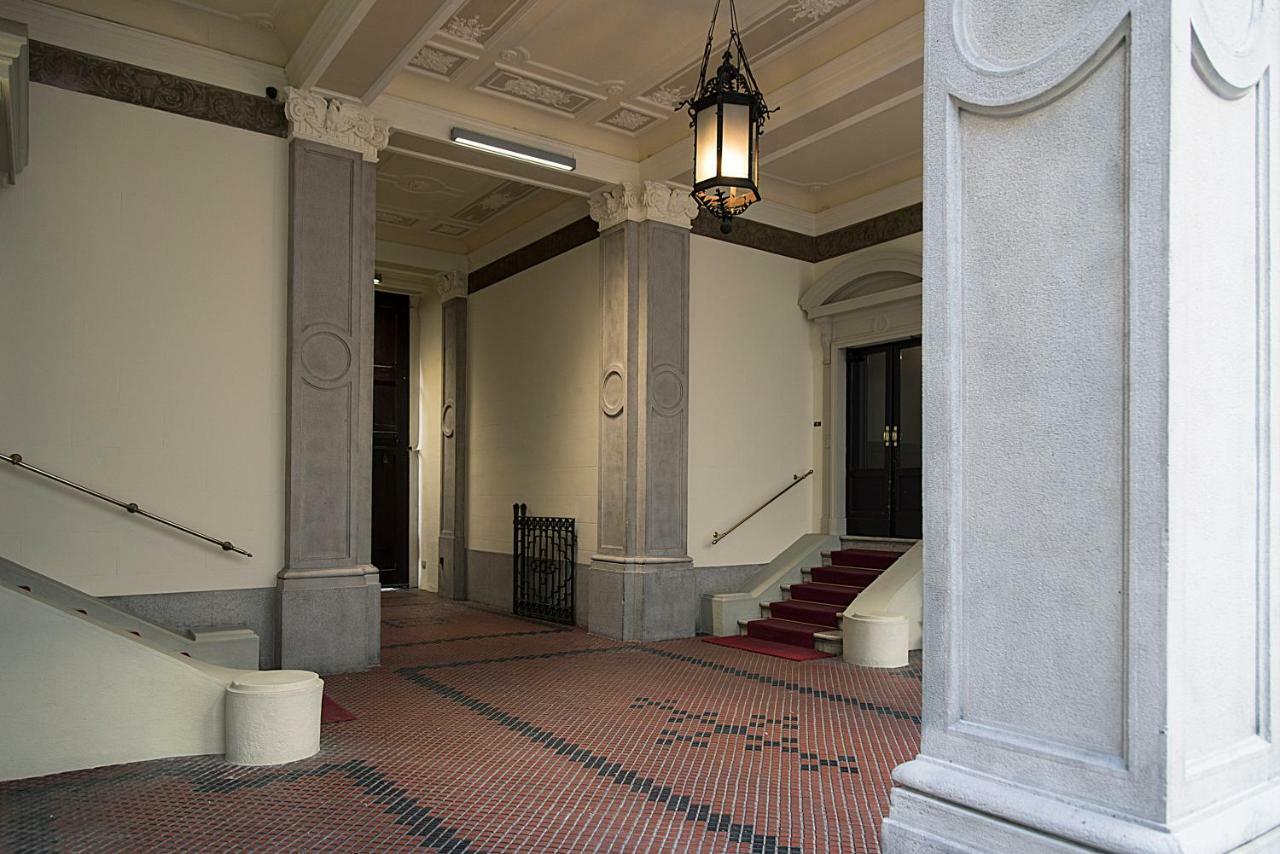 Elegant Apartment In Sant'Ambrogio ミラノ エクステリア 写真