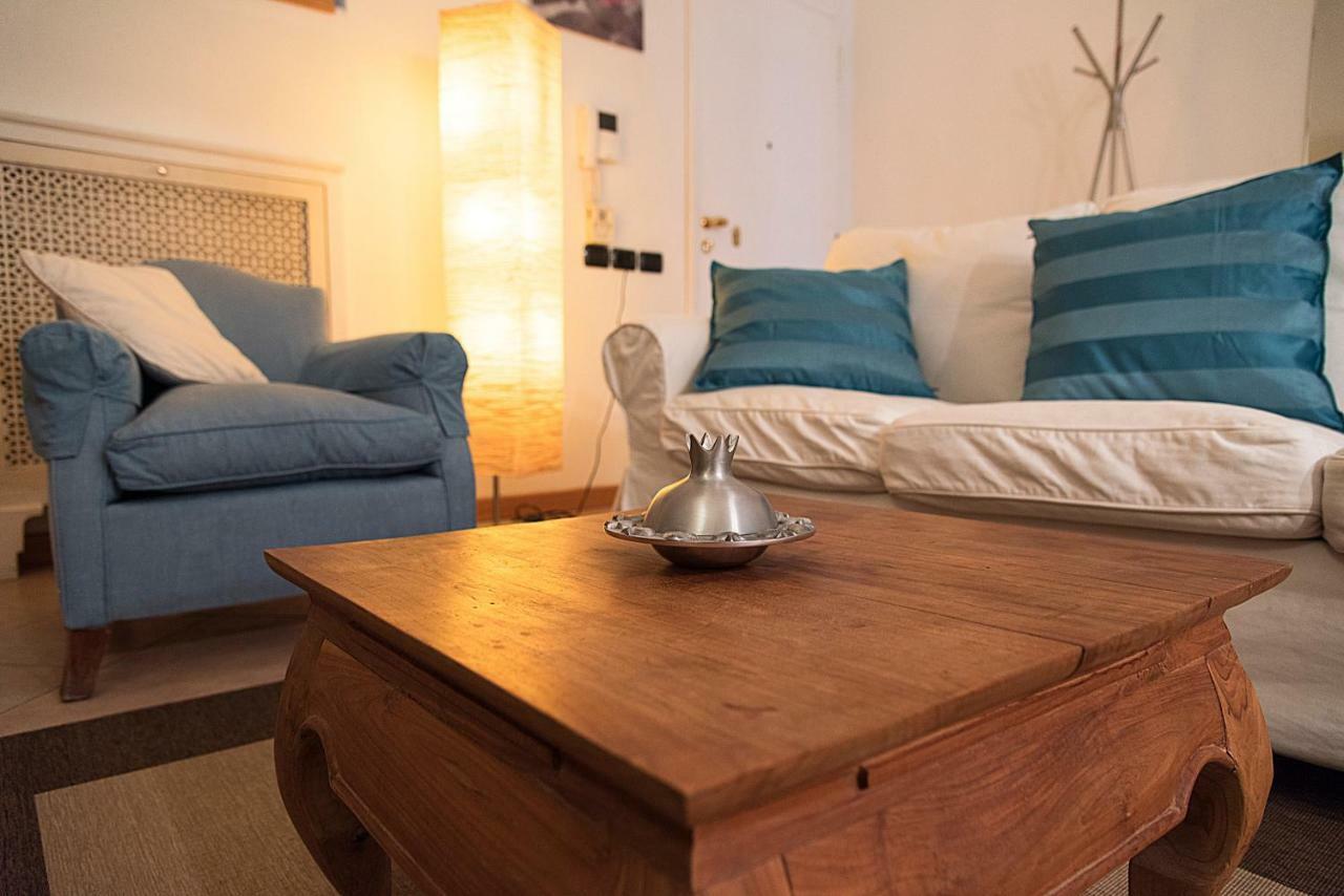 Elegant Apartment In Sant'Ambrogio ミラノ エクステリア 写真
